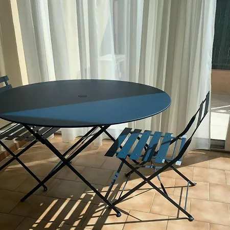 Climatise En Rez-de-jardin, Proche Plage, Avec Garage Prive A - Fr-1-226b-116 Cavalaire-sur-Mer